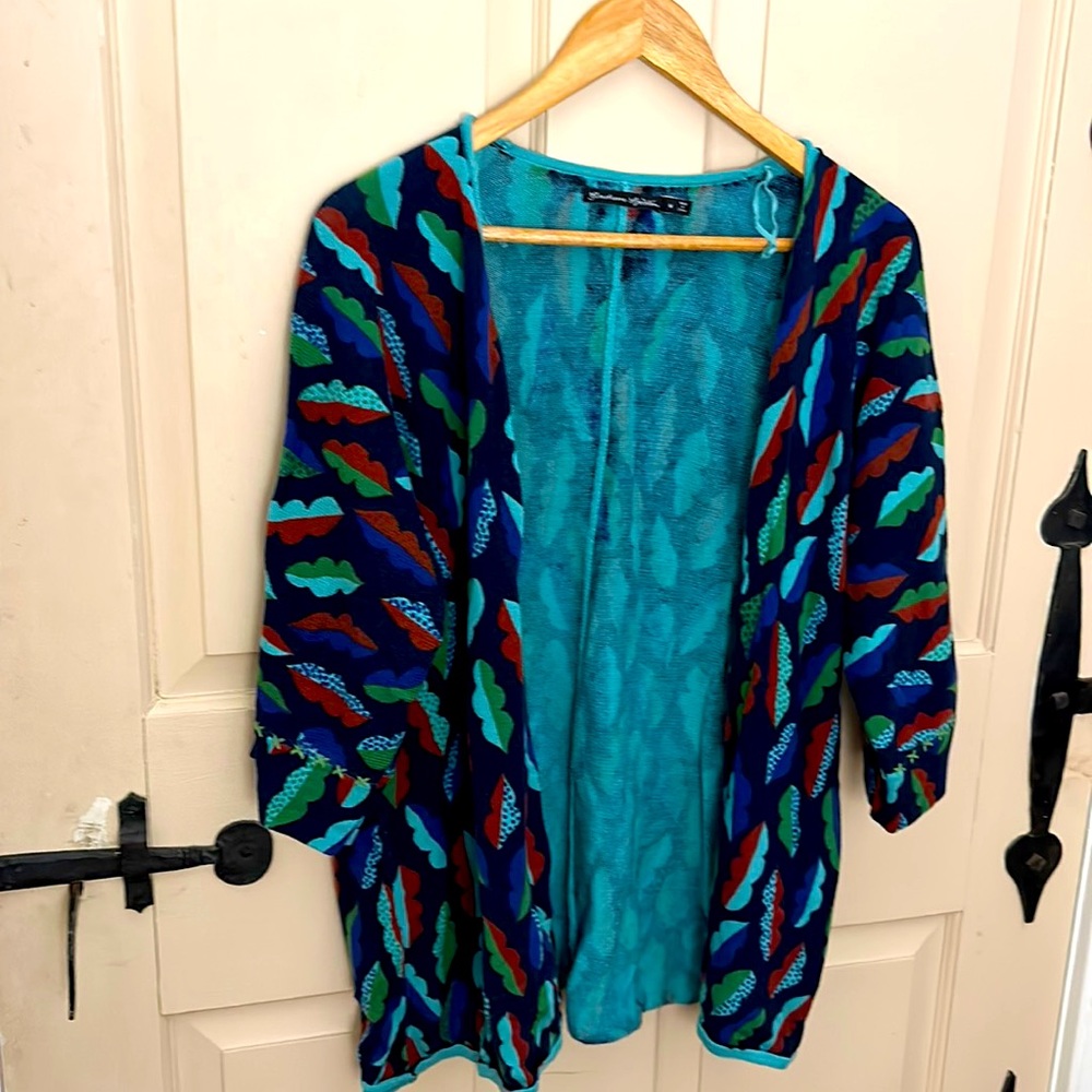 Open cardigan in bold global print